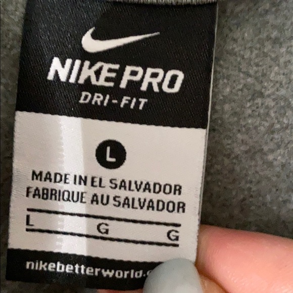 Nike Dri fit size large - Picture 3 of 3